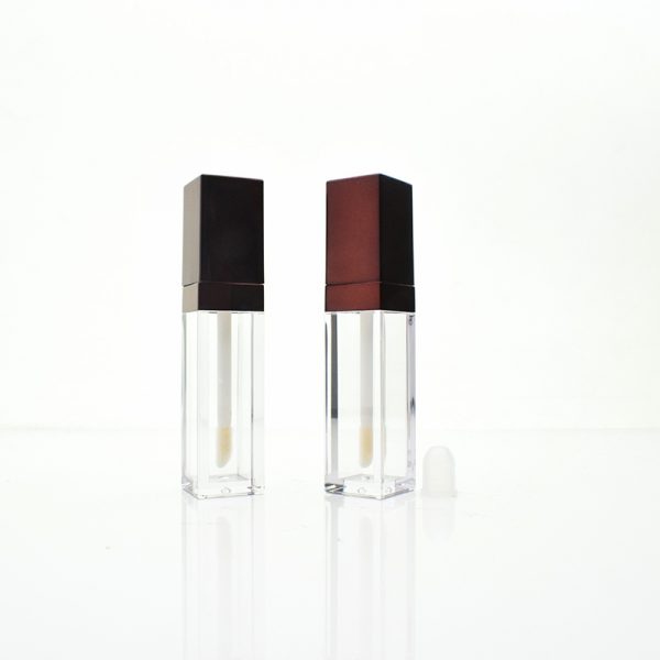 Square transparent bottle with lip gloss and lip gloss - Image 2