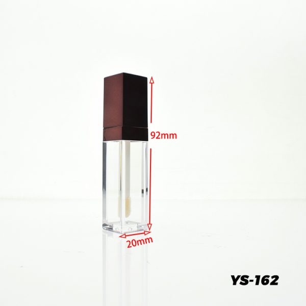 Square transparent bottle with lip gloss and lip gloss - Image 4